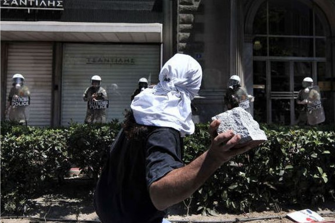 Protestētājs Grieķijā: «Viņi grib atgriezt mūs 19.gadsimtā - tā nebūs cīņa, bet gan karš»