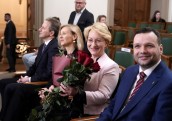 Saeima apstiprina jaunos ministrus