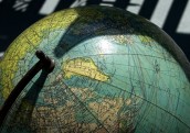 Tramps atkal pieļauj Grenlandes aneksiju
