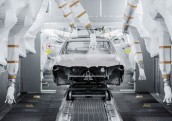 BMW peļņa pērn sarukusi par 37%