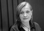 Mirusi Latvijas Ārstu biedrības prezidente Aizsilniece