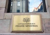 FM:  airBaltic  galvenais fokuss nav papildu valsts finansējuma saņemšana