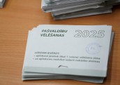 Apstiprina pašvaldību vēlēšanu rezultātus