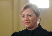 CVK vadītāja tomēr atkāpjas no amata