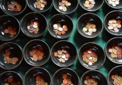 Kopējie nodokļu parādi Latvijā sarukuši līdz 825,875 miljoniem eiro