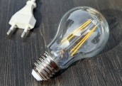 Elektroenerģijas sadales tarifi iedzīvotājiem nākamgad varētu nemainīties