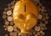 Plānots saīsināt noguldījumu noilguma termiņu bankās no 60 uz 10 gadiem