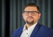 Četri iemesli, kāpēc ECB varētu nesteigties celt likmes