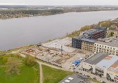 FOTO: Monum Ķengaragā būvē Promenādes mājas 