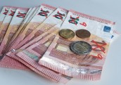 Gada inflācija aprīlī Latvijā samazinājusies līdz 2,9%