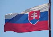 EP aicina apsvērt finansējuma apturēšanu Slovākijai