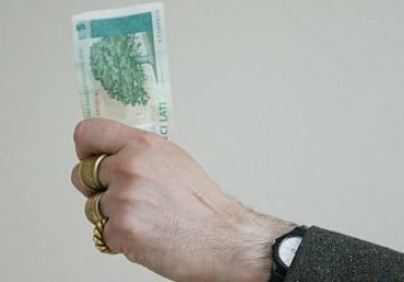  Valsts prezidenta kancelejā atalgojums atgriezies 2007.gada vasaras līmenī