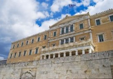 Grieķiju glābs ar 110 miljardiem eiro