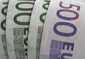 Ekonomists: eiro ieviešanā risku ir daudz vairāk nekā plusu