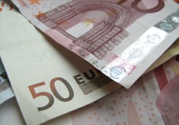 Eiro likmes gada augstākajā līmenī