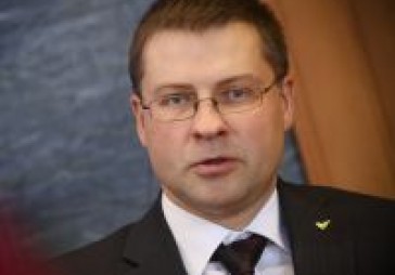 Dombrovskis: vienreiz jābeidz baumot par privatizāciju