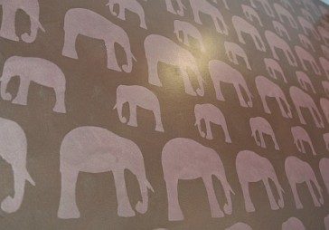 Pārmet faktu sagrozīšanu saistībā ar Elefant Hotel