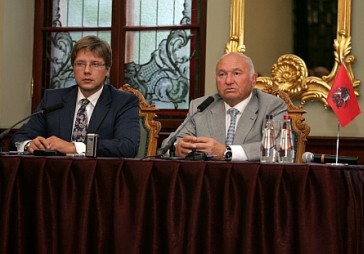 Rīgas brīvosta gatava ņemt darbā Lužkovu