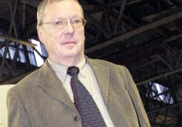 Nostājas pret Biķiem 