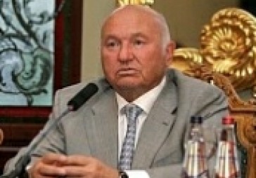 ASV diplomāti: Lužkova krēsla šūpošanās iemesls ir pārāk ciešās kriminālās saites