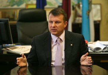 Šlesers: apsveram iespēju vērsties Satversmes tiesā