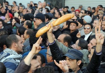 Tunisijas galvaspilsētā vardarbīgi protesti pret augsto bezdarbu