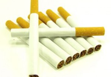 Vilciena mašīnists un viņa palīgs mēģina ievest kontrabandas cigaretes