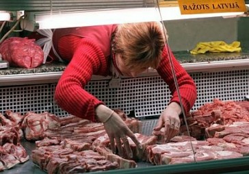 Uzņēmēji cenas cēluši vairāk nekā prasa PVN