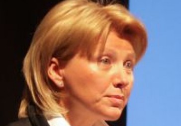 Plaude – Rēlingere: vēlos noskaidrot kopējās saistibas pret banku