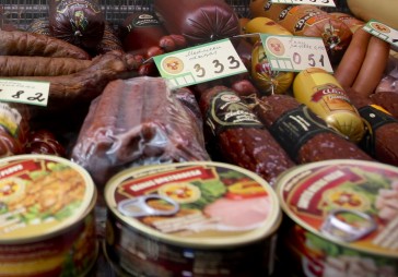 Ražotāji cenu karuselī cer uz valdību  