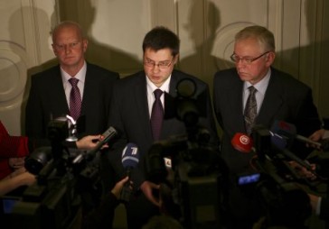 Ir apnicis klausīties par konsolidāciju