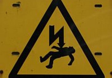 Alternatīva- visiem elektrības tarifus pacelt uzreiz