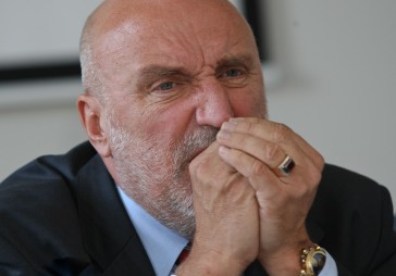 Godmanis: būs grūti nodrošināt 3% deficītu