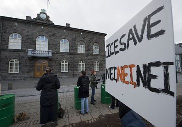 Īslande nevēlas maksāt Icesave parādus