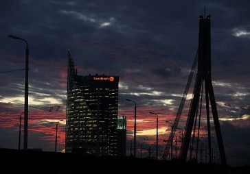 Lai atgūtu investoru uzticību, Zviedrijas banku grupa Swedbank plāno divkāršot pašu kapitāla atdevi