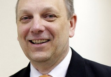 Luhse: Galējais lidostas termināļa variants - tukšs šķūnis ar dzelzs krēsliem