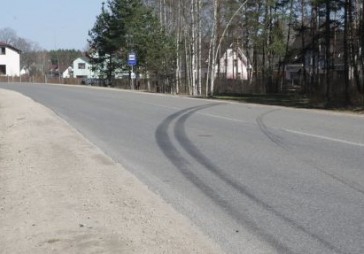 Valsts parāds autoceļu atjaunošanai sasniedzis 4 miljardus latu