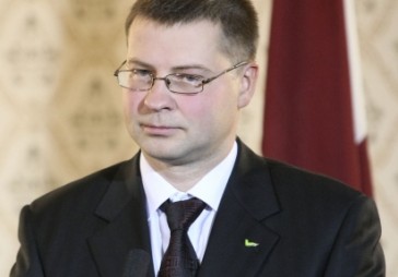 Premjers vēlas tikt skaidrībā par KNAB pakļautību