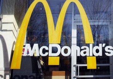 McDonald's vienā dienā pieņems darbā 50 tūkstošus cilvēku