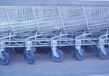 Saistībā ar iedzīvotāju emigrāciju Maxima trūkst darbinieku
