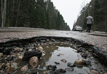Vijolniece pēc avārijas sola vērsties ar prasību pret a/s Latvijas Valsts ceļi