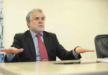 Miķelsons: elektrības tarifu pieaugumu var veicināt vienīgi augstāka naftas cena