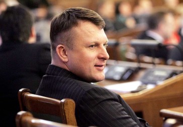 KNAB lūdz Saeimai atļauju veikt kratīšanu Šlesera dzīvesvietā