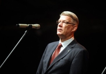 Zatlers rosina atlaist Saeimu; gaidāms referendums