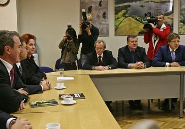 Vienotība pēc ārkārtas vēlēšanām varētu veidot valdību ar Saskaņas centru