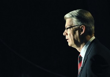 Zatlers ekonomikas forumā liela Latviju par panākumiem cīņā ar korupciju un oligarhu ietekmi