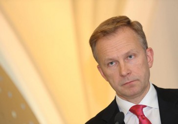 Rimšēvičs: cerams Latvija nepaklups uz 130 milj. Ls konsolidācijas rēķina