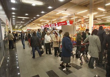 Ekonomisti: Cenu kāpums mazināsies nākamgad