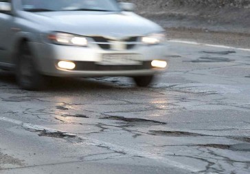 Nākamajos trīs gados neatliekamiem ceļu remontiem atvēlēs 218,84 miljonus latu