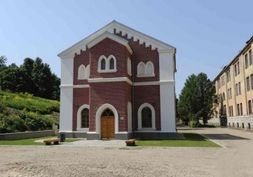 Nocietināts un dzīvei atvērts